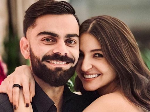 Anushka Sharma And Virat Kohli's UNSEEN Photo Goes Viral After Thriller T20 World Cup Win | See Here - News18