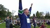 Vancouver’s first public Canucks viewing party a success, say fans and neighbours - BC | Globalnews.ca