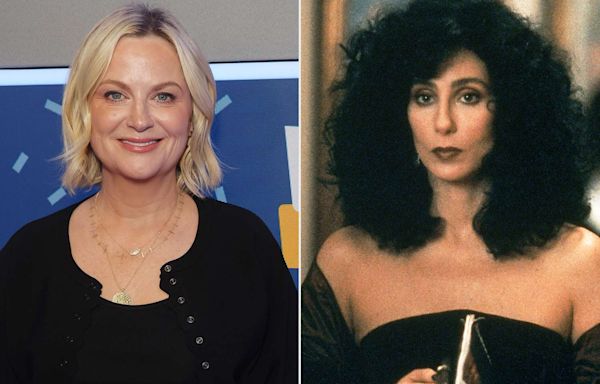 Amy Poehler, Seth Meyers joke Cher and Nicolas Cage had 'zero chemistry' in 'Moonstruck'