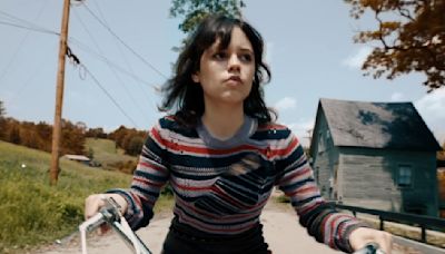 Michael Keaton Gave Jenna Ortega An A+ Beetlejuice Gift Years After Critic Trashed The Flick, And...