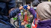 Mexicanos de Nueva York veneran a la Virgen de Guadalupe hasta con sus bicicletas