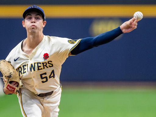 In the crowd and on the field, the Brewers sent a clear message during Craig Counsell's return