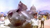"Es un recuerdo de la imbecilidad y de la criminalidad de Colombia": la historia de la escultura de Botero destrozada por una bomba que se convirtió en un símbolo de la paz