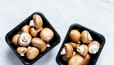 10 Types of Mushrooms You Might Find At the Farmers' Market (And How to Use Them)