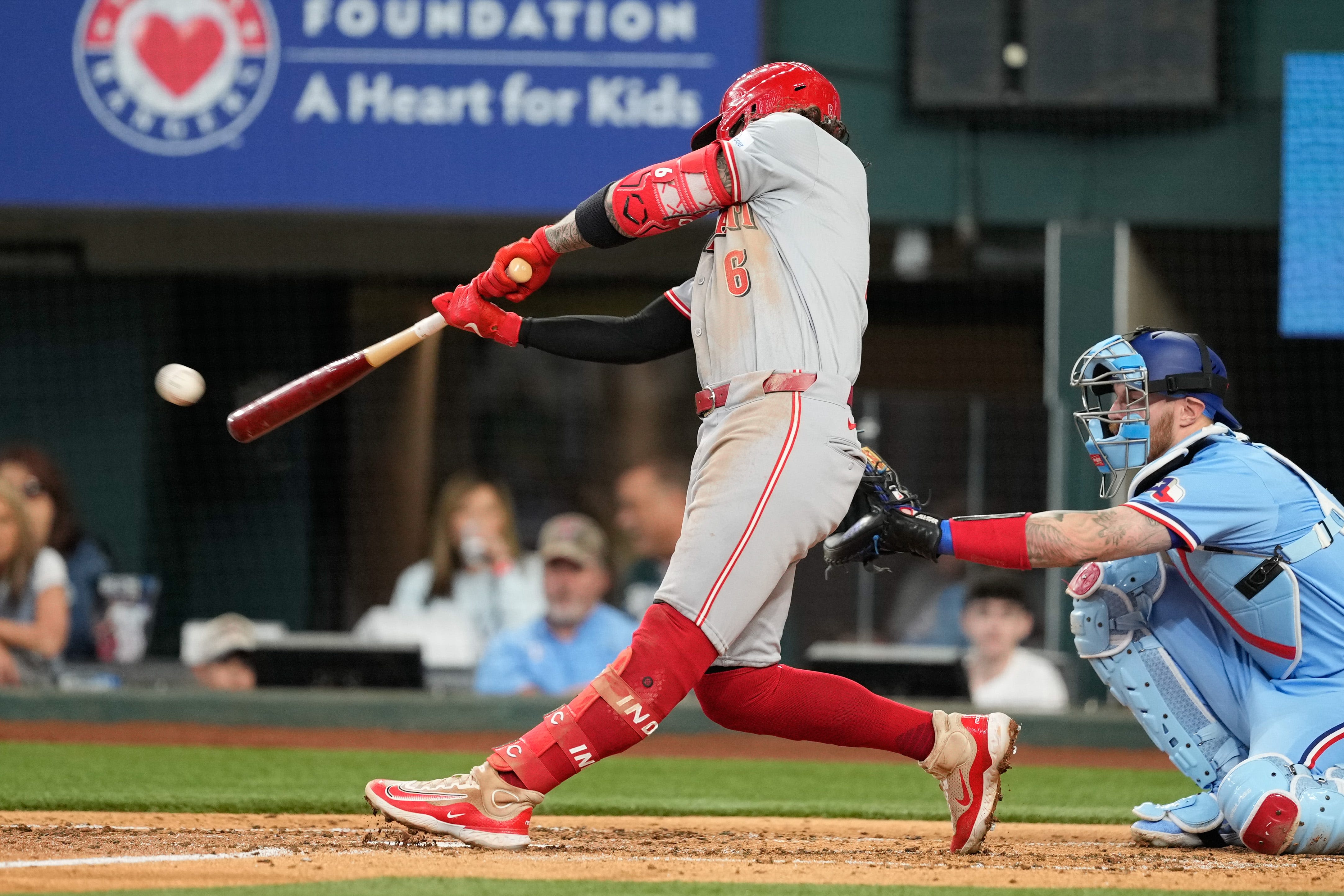 Cincinnati Reds weather early storms despite tough losses in Texas as they eye IL returns