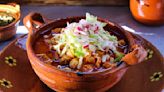 Receta: Pozole vegano de setas