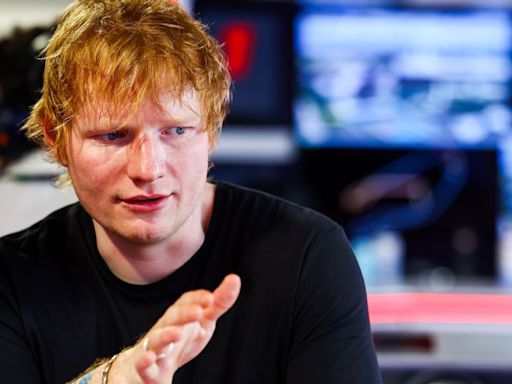 Ed Sheeran celebra ascenso del Ipswich Town a la Premier League