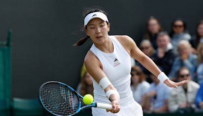 Wang defeats tearful Dart in Wimbledon third round