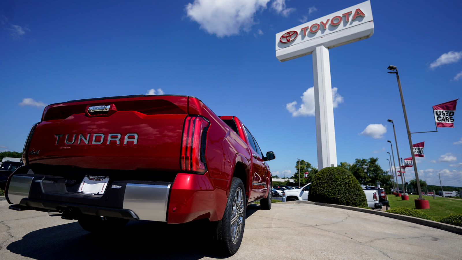 Toyota will put new engines into 100K Tundra trucks and Lexus SUVs after recall