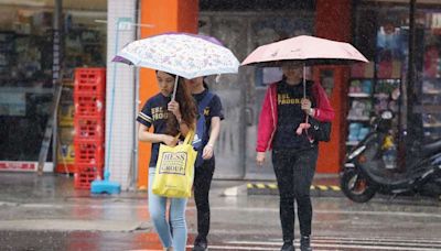 鋒面逼近！雷雨連炸5天「氣溫下探1字頭」，一圖看全台降雨熱區-風傳媒