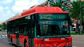 ¡Parto de película! Una mujer da a luz en un autobús de Valencia asistida por su marido y los pasajeros