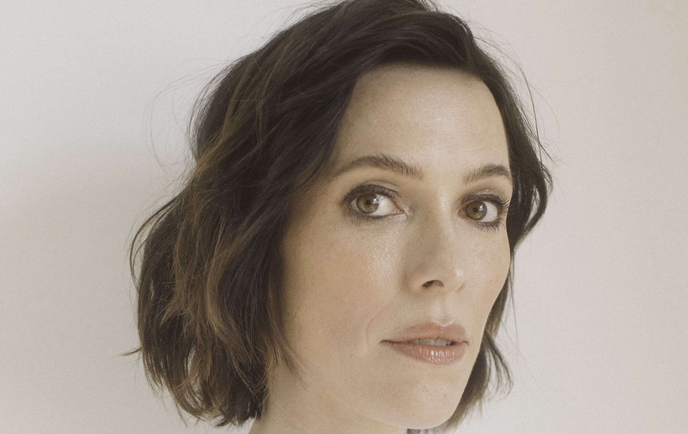 Rebecca Hall To Direct & Star In Mother-Daughter Drama ‘Four Days Like Sunday’ For See-Saw Films