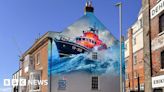 Weymouth giant mural would enhance listed building, RNLI says
