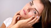 ¿Cómo rejuvenecer tus manos con crema antimanchas?