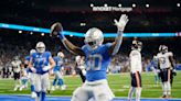 Detroit Lions run right through Chicago Bears in 41-10 win to keep playoff hopes alive