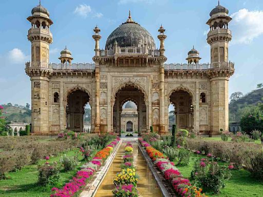 Hyderabad Wonders: 7 Must See Tourist Attractions In The Heart Of Telangana