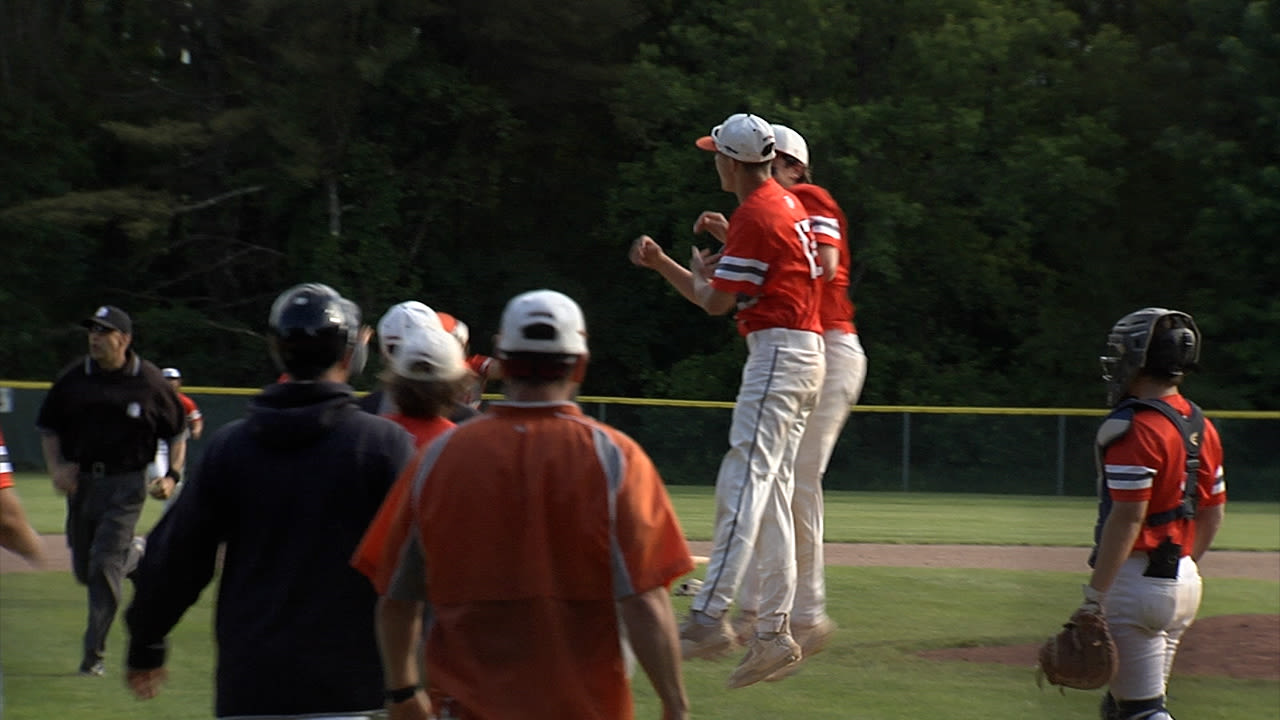 Titans baseball swings their way to regionals