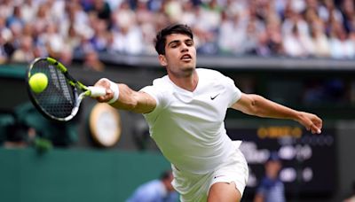 Alcaraz arranca con el pie derecho la defensa del título en en Wimbledon tras vencer a un batallador rival