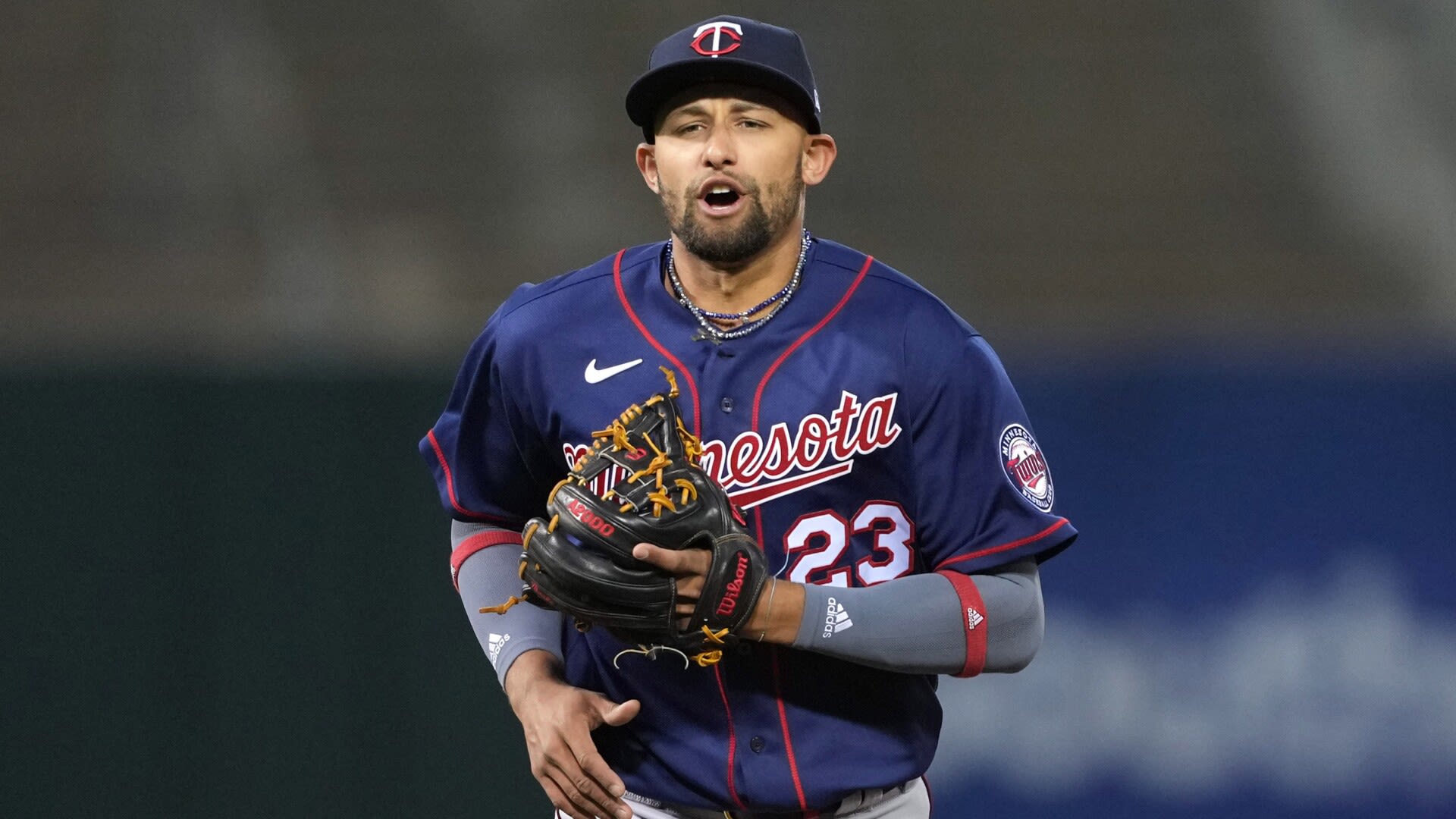 Twins' Royce Lewis leaves game vs. Tigers with left groin tightness after 2-run double