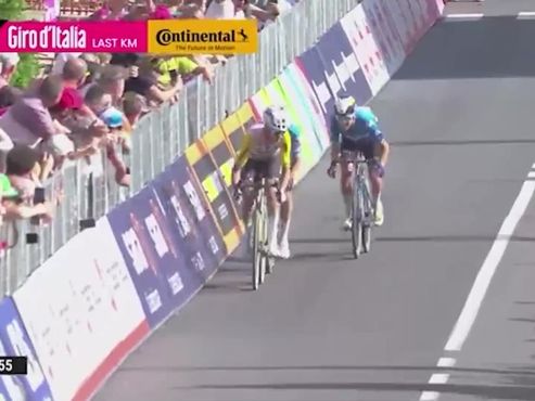 Pelayo Sánchez da una victoria a España en el Giro de Italia cinco años después
