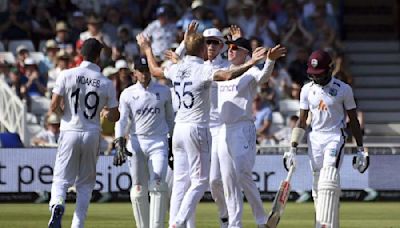 England vs West Indies, second Test: Erratic bowling costs Windies advantage