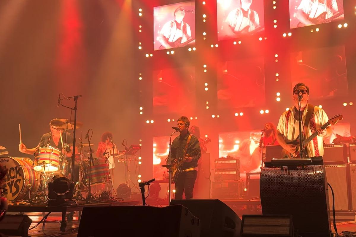 Watch Noel Gallagher Perform With the Black Keys in London