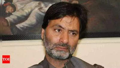 HC judge recuses himself from hearing NIA plea seeking death penalty for Yasin Malik - Times of India