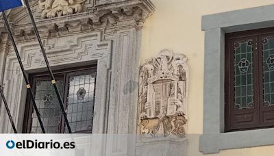“Una, grande y libre”: el ignorado escudo franquista del Instituto San Isidro que se resiste a desaparecer