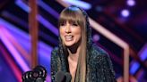 'Baby Swiftie' Makes Taylor Swift's 'Heart Hands' in Ultrasound