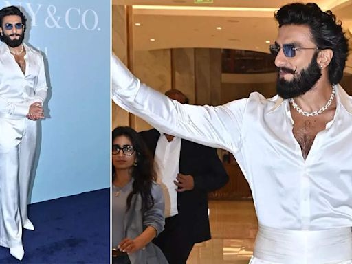 Ranveer Singh attends first public event in all-white outfit after deleting wedding pictures with Deepika Padukone | Hindi Movie News - Times of India