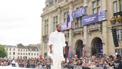 Slimane : obligé d’annuler un concert pour "raisons médicales", il sort du silence