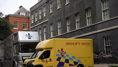 Removal vans spotted outside No 10 as Rishi Sunak ousted by Labour