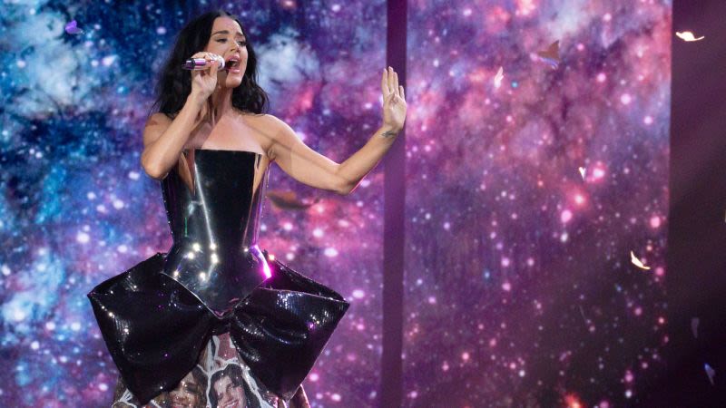‘American Idol’ season finale: Katy Perry sings goodbye | CNN