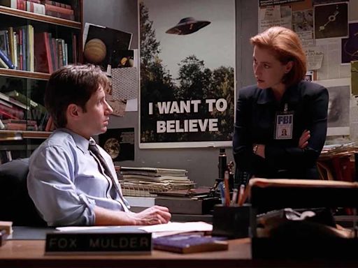 Gillian Anderson Pays Tribute to The X-Files Role With Taylor Swift Meme