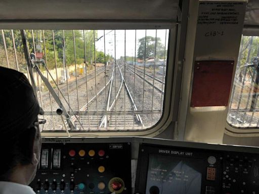 Eastern Railway bans issuance of TA-912 authorising Locopilots to cross signal in danger