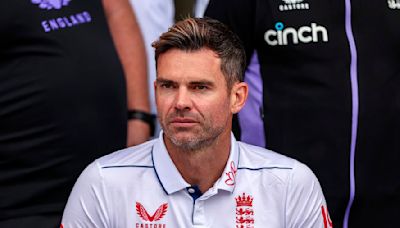 English fans rage after Jimmy Anderson falls short of Warnie's record