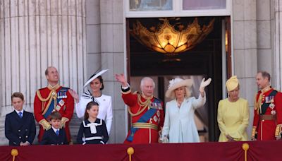 Trooping the Colour 2024 : Kate, Charles, Louis… La famille royale (enfin) réunie sur le balcon de Buckingham