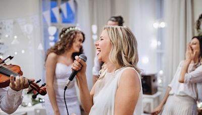 Wife embarrasses husband by singing at his coworker’s wedding - is she in the wrong?