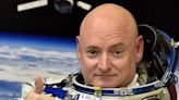 Retired NASA astronaut Scott Kelly describes his UFO experience. 'It turns out it was Bart Simpson, a balloon.'