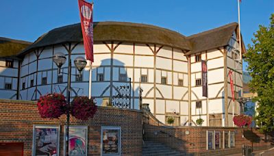 Globe Theatre issues trigger warning to Shakespeare audiences