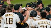 Reynolds' leadoff HR in 9th powers Pirates past Brewers 8-7
