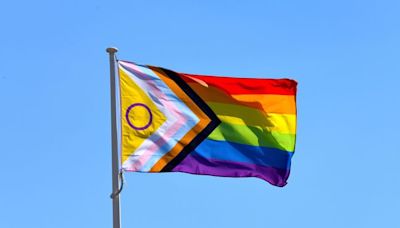 Etats-Unis : Un secouriste porte plainte pour avoir travaillé sous un drapeau LGBT