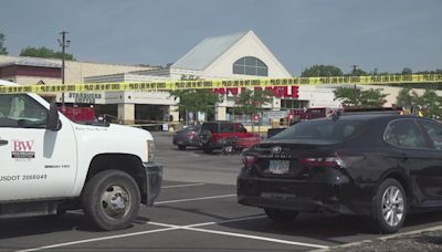 Mom, 3-year-old child stabbed at North Olmsted Giant Eagle, suspect in custody