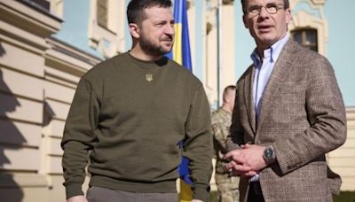Zelenski firma un acuerdo bilateral de seguridad con Suecia