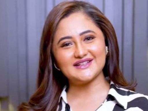 Bangladesh Violence: Rashami Desai's Reaction To Video Of Hindu Girl Being Attacked Viral - News18