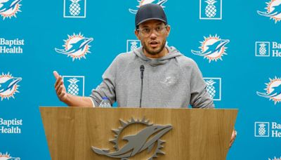 McDaniel addresses Tagovailoa situation, Beckham, more. And Dolphins bring in linebacker