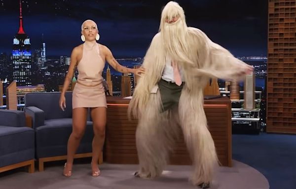 Doja Cat Has Jimmy Fallon Try on Her Dancers' Coachella Hair Suits on 'Tonight Show' — Watch!