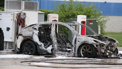 Tesla Vehicle Burns to a Crisp at Supercharger Station