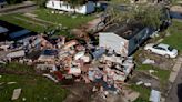 Severe storms and tornadoes cross the central U.S.