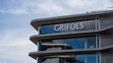La familia Grifols negocia con el fondo Brookfield una OPA tras meses de caída en Bolsa
